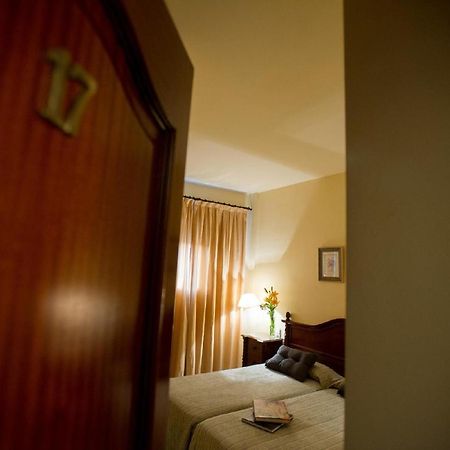 Hotel Gran Avenida Coria del Río エクステリア 写真